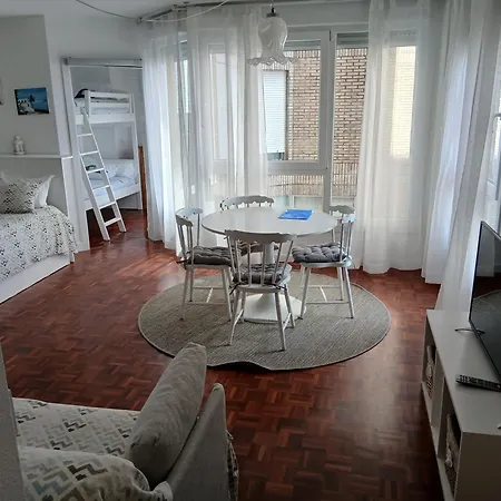 Estudio Con Vistas Al Mar En *